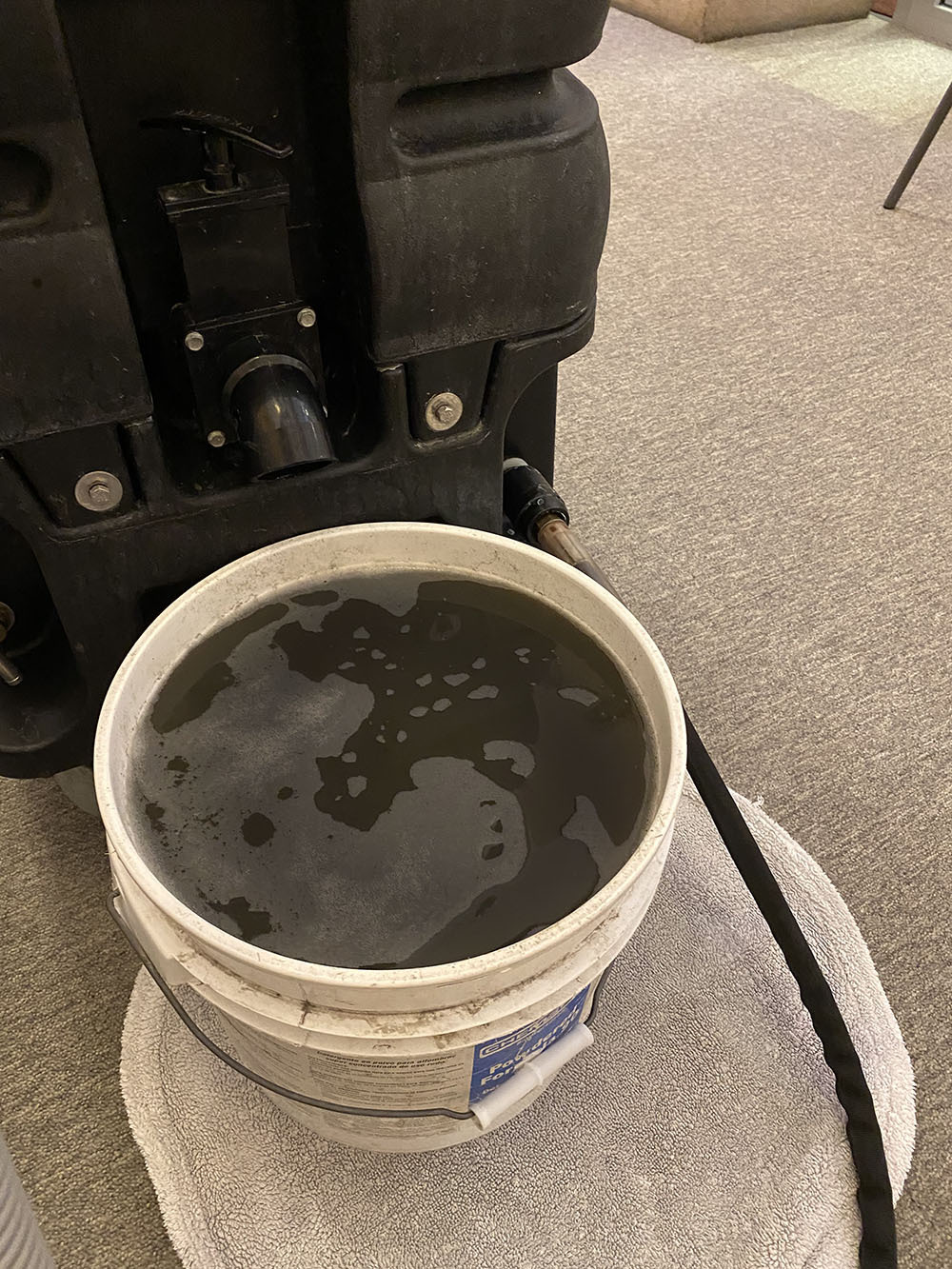 tepperens fjerner smuss og allergener selv om teppet ser rent ut Hva kommer ut av teppet selv om det ser visuelt rent ut